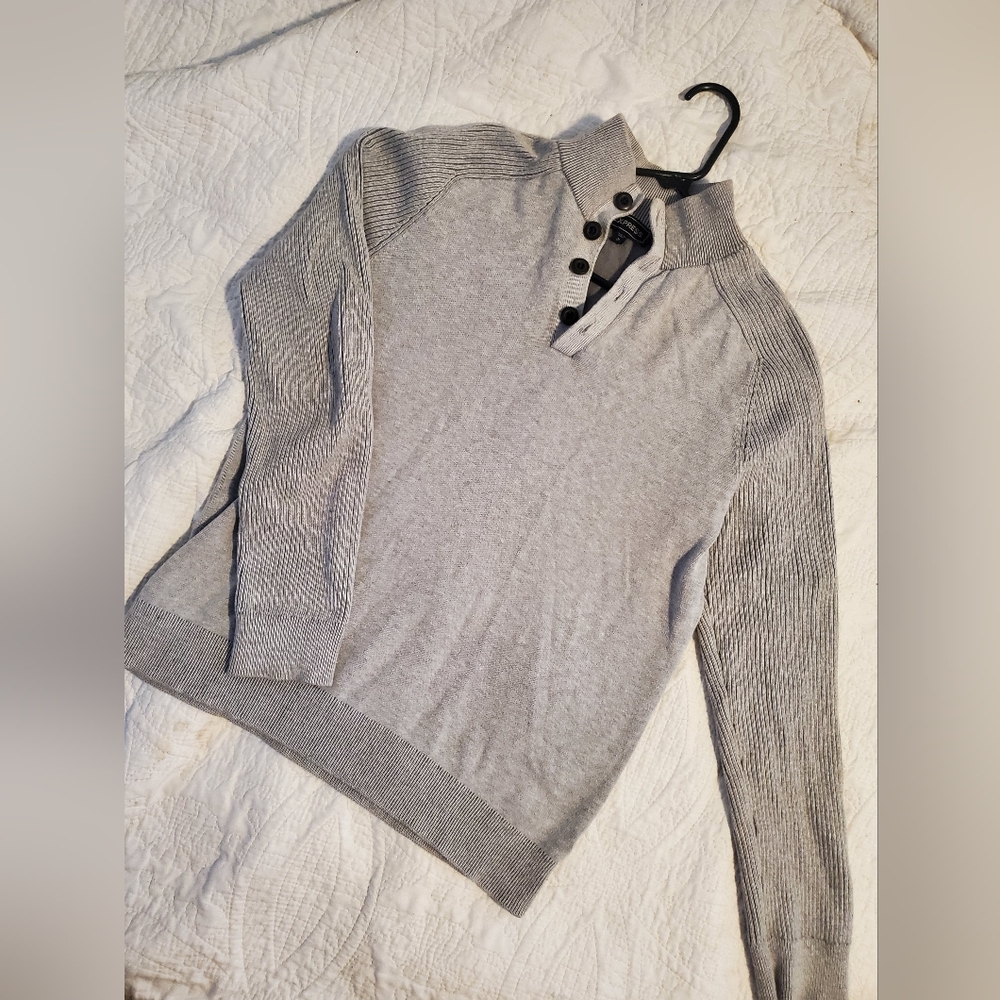 Express Gray Mens Sweater. Button Quarter Collar.